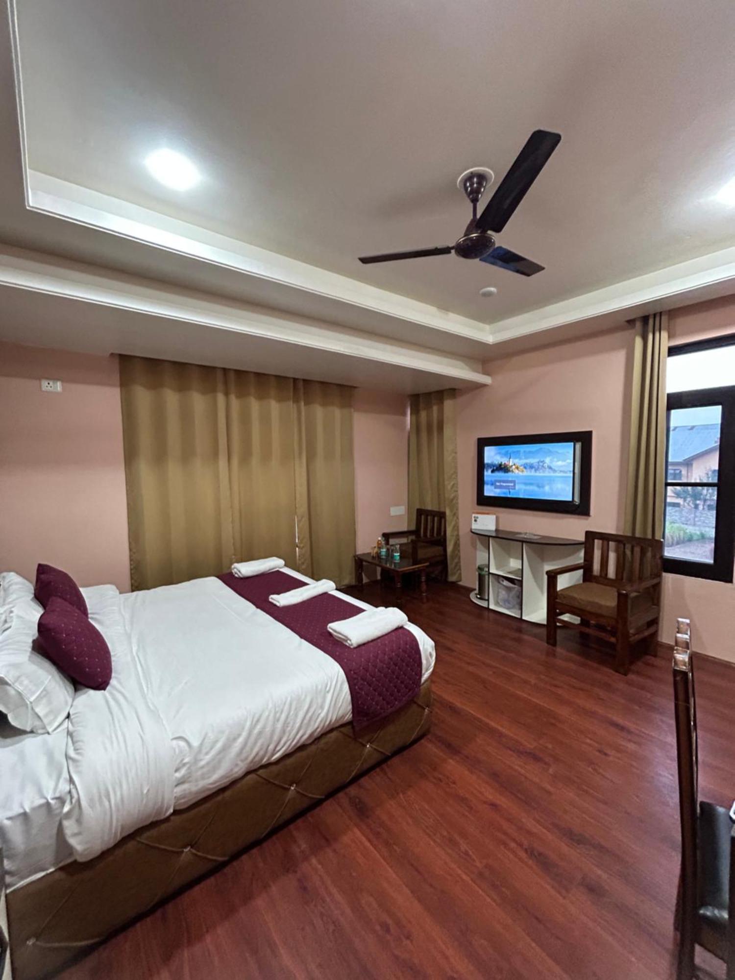 Fair Mount, Airport Road, Humhama Srinagar Hotel Ngoại thất bức ảnh