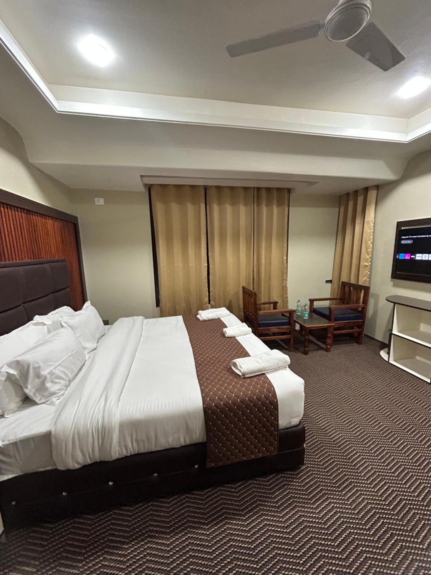 Fair Mount, Airport Road, Humhama Srinagar Hotel Ngoại thất bức ảnh