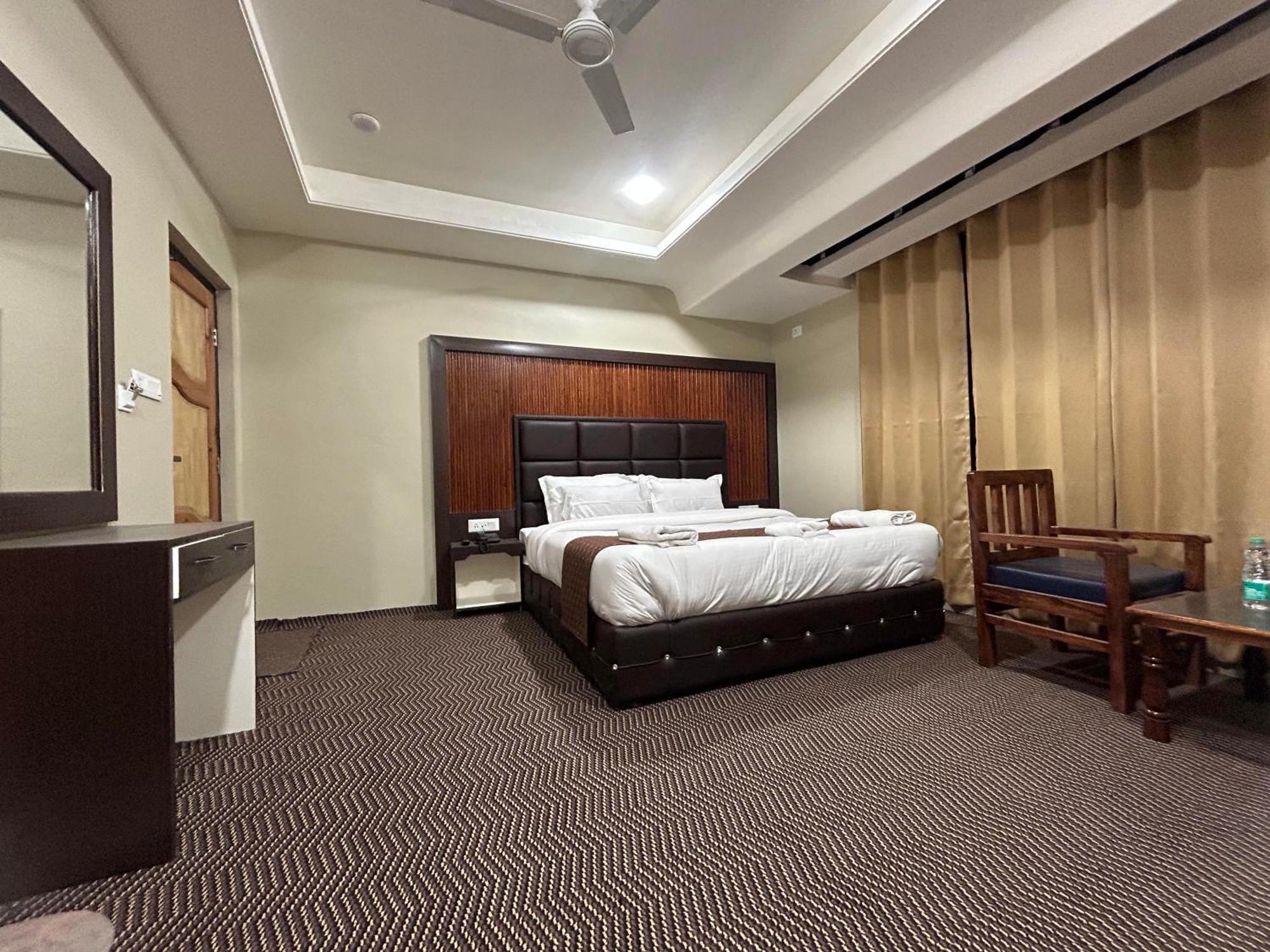 Fair Mount, Airport Road, Humhama Srinagar Hotel Ngoại thất bức ảnh