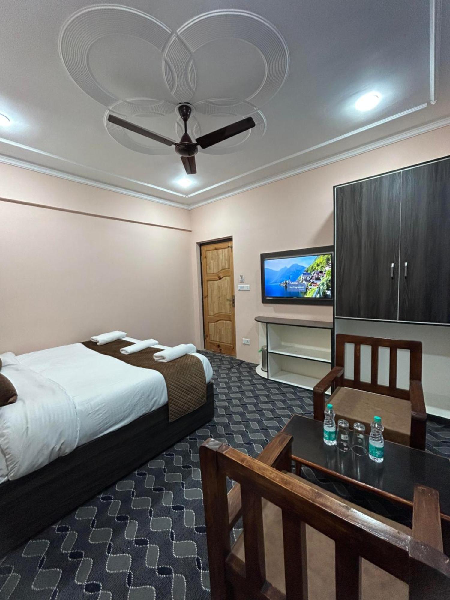 Fair Mount, Airport Road, Humhama Srinagar Hotel Ngoại thất bức ảnh