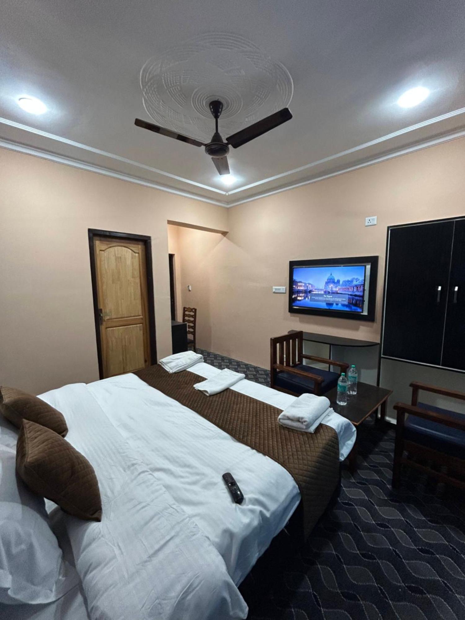 Fair Mount, Airport Road, Humhama Srinagar Hotel Phòng bức ảnh