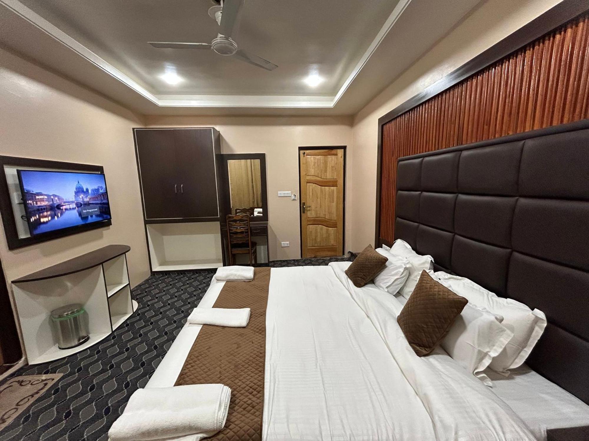 Fair Mount, Airport Road, Humhama Srinagar Hotel Phòng bức ảnh