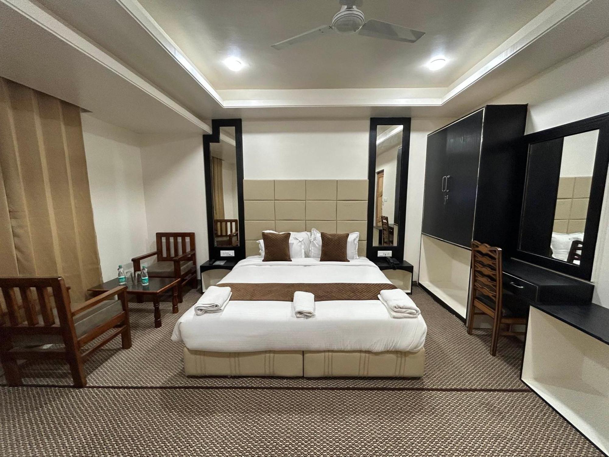 Fair Mount, Airport Road, Humhama Srinagar Hotel Phòng bức ảnh